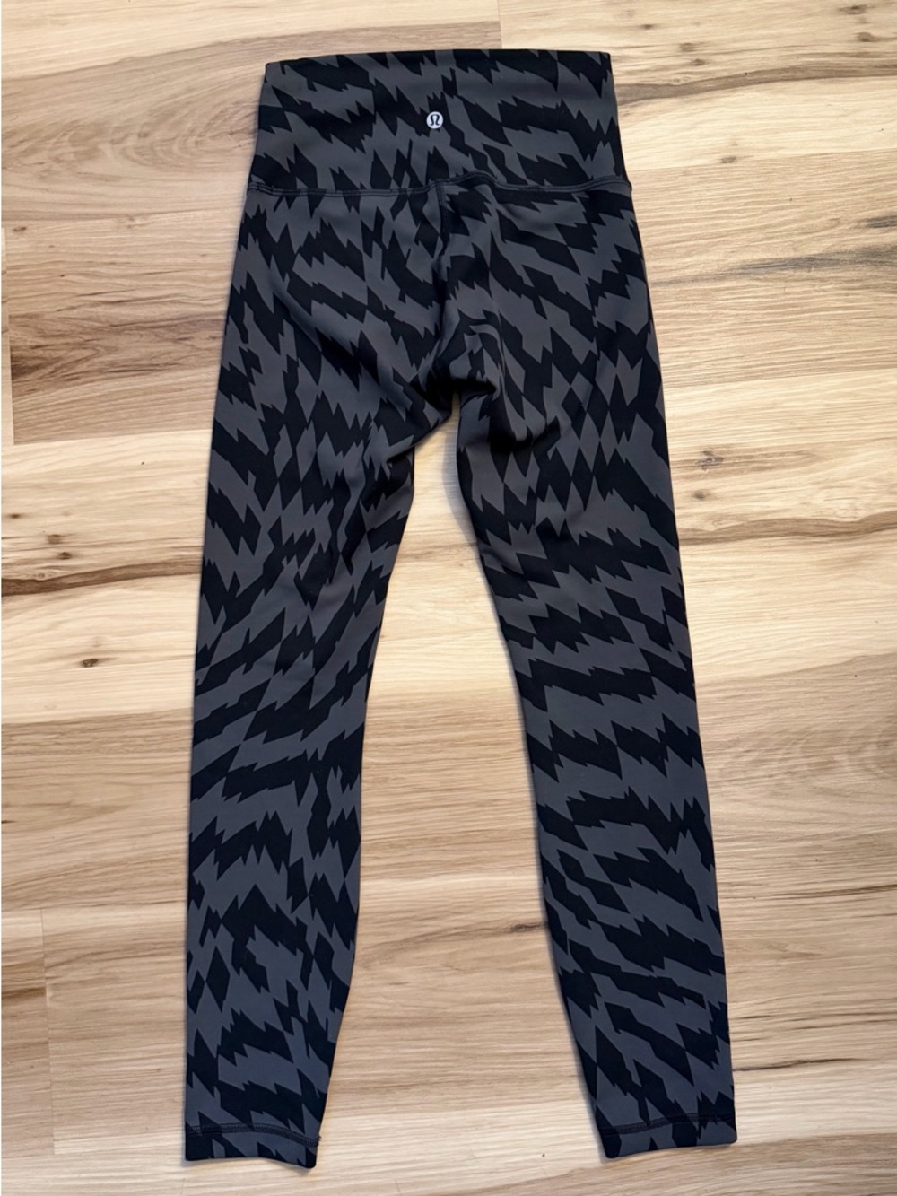 Lululemon Wunder Under Zig Zag Leggings Black Gray Womens Size 4